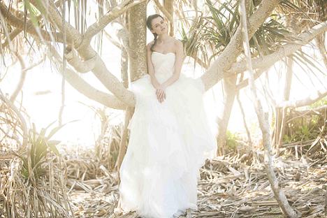 2013年　春の新作ウェディングドレスコレクション
Leaf for Brides WATABE WEDDING SELECTION
～山城葉子プロデュース 自然の空気を感じるやわらかさを表現したドレスが3種類登場～