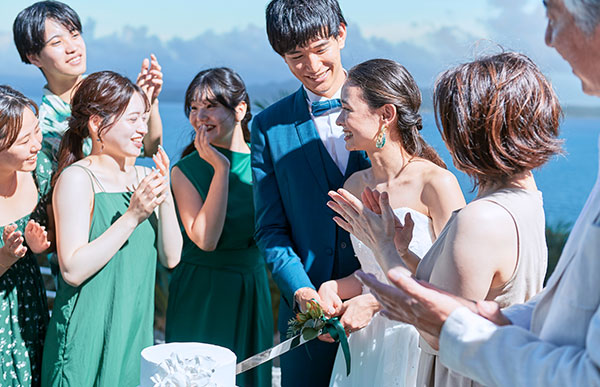 沖縄の結婚式に参列する服装