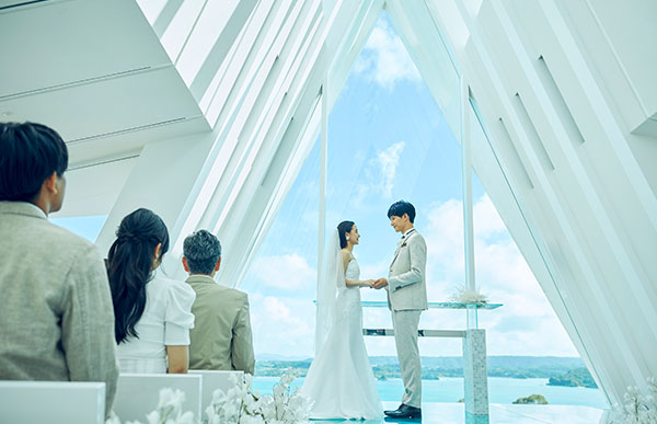 家族のみで沖縄結婚式