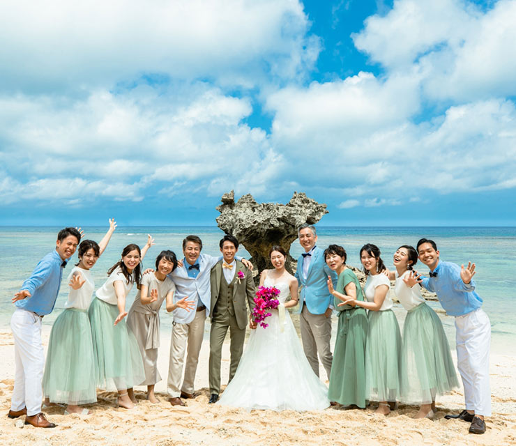写真:沖縄の結婚式に招待するのはゲストに迷惑？時期・旅費…安心して参列してもらうために注意すること