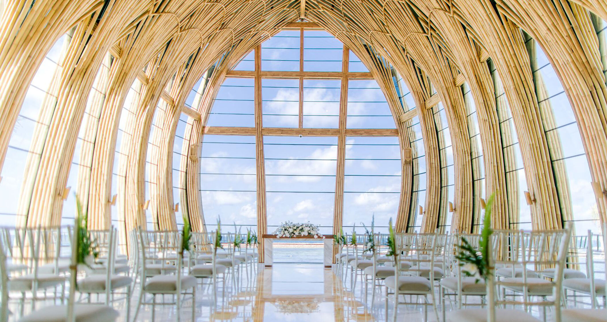 写真:オーシャンフロント アプルヴァ チャペル