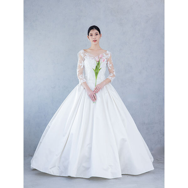 ハワイの海に合うウェディングドレス