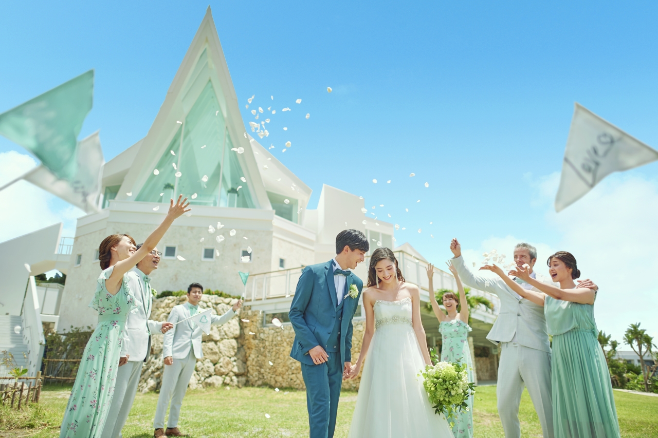 古宇利島 空と海の教会 沖縄の結婚式 挙式なら ワタベウェディング 古宇利島 空と海の教会 沖縄の結婚式 挙式なら ワタベウェディング