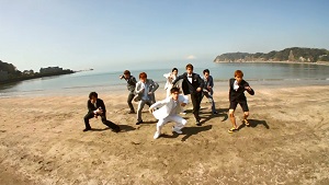 慶應義塾大学公認学生団体「Dancing Crew JADE」とコラボレーション
“リゾ婚タキシード”ダンスムービーを公開！
～ダンスでタキシードの着用感の良さ・動きやすさを表現～