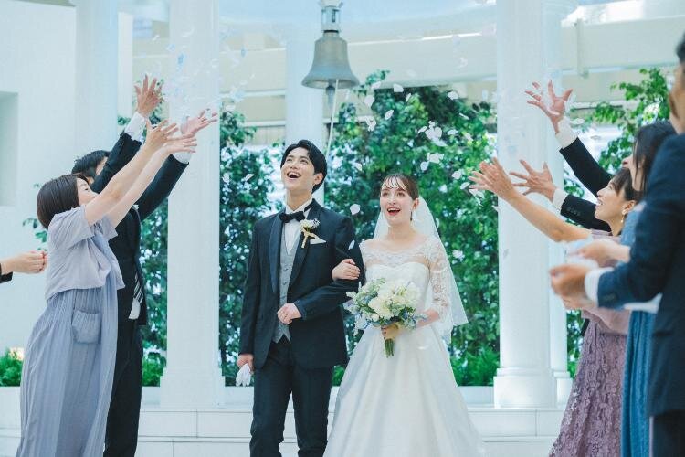家族のみの結婚式におすすめの演出15選！親族のみ少人数での盛り上げ方アイデアを紹介のアイキャッチ画像