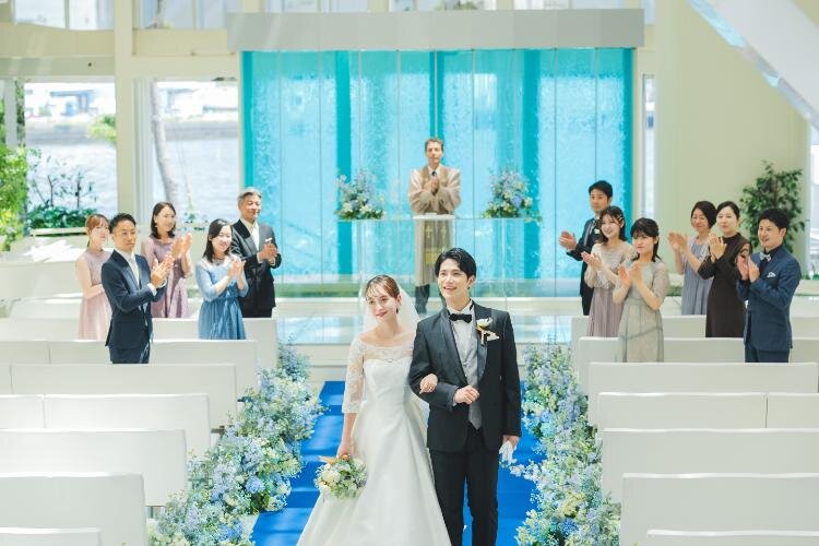 家族のみの結婚式の費用相場はいくら？安く抑えるなら親族のみ！最低自己負担額も解説のアイキャッチ画像