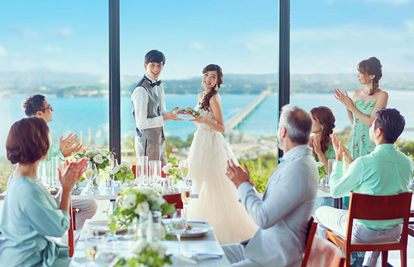沖縄などリゾート地での結婚式の演出