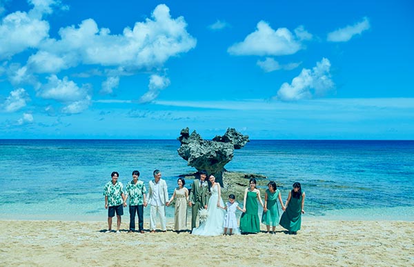 家族のみや少人数でおこなう沖縄結婚式