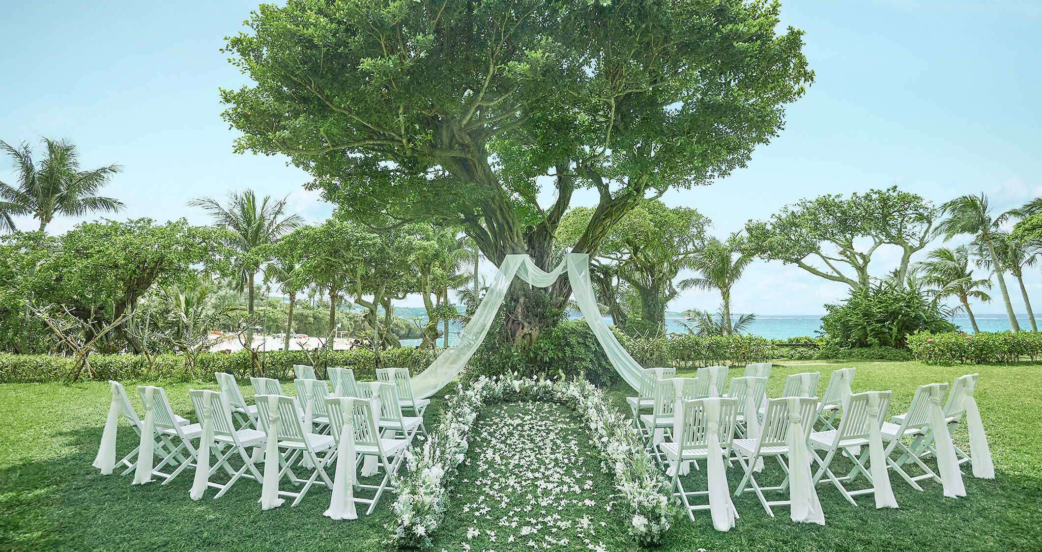 ムーンビーチセレクション 沖縄の結婚式 挙式なら ワタベウェディング