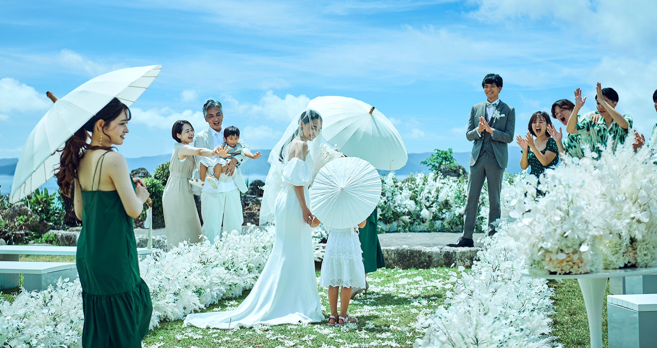 写真:古宇利島 空と海のガーデンウェディング