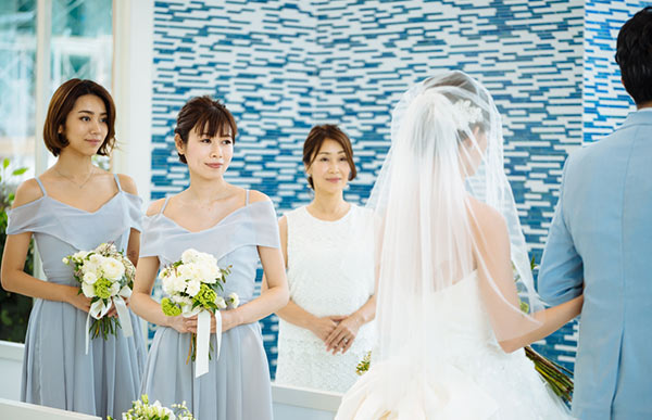 沖縄の結婚式に参列するゲストの服装 人気のかりゆしコーデや気をつけたいマナー 沖縄の結婚式 挙式なら ワタベウェディング