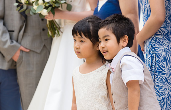 沖縄の結婚式に参列する子どもの服装とコーディネート