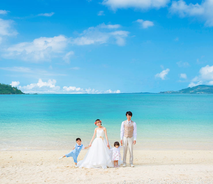 写真:赤ちゃんや子どもと一緒に沖縄でファミリーウェディング！子連れで楽しむ結婚式