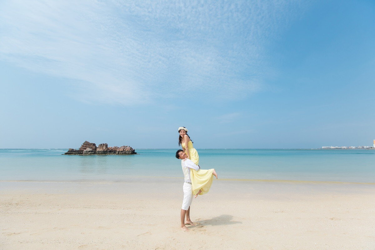 本島 北谷ビーチ 〈ドレス2着付き〉