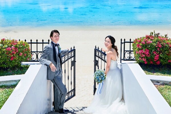 解放感と特別感が別格の人気チャペルで叶うフォトウェディング