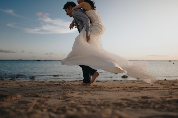 定番なビーチリゾートだからこそ、もっと贅沢に特別に感じたいおふたりに