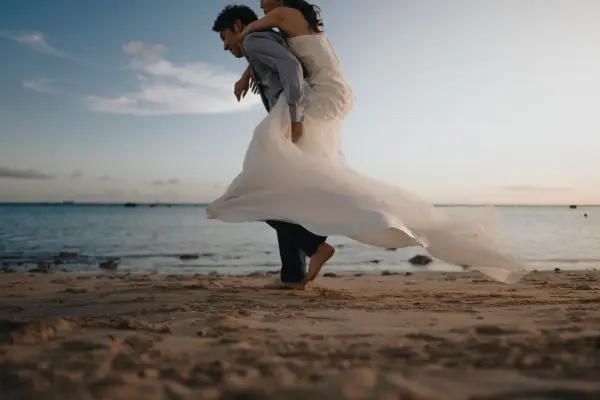 定番なビーチリゾートだからこそ、もっと贅沢に特別に感じたいおふたりに