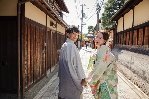 美しい街並みに囲まれて風情溢れる撮影を