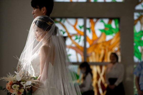 静けさに包まれる、青の絶景ウェディング