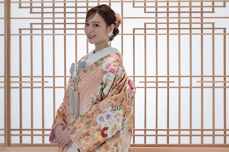 結婚式の前撮りで和装を着用9