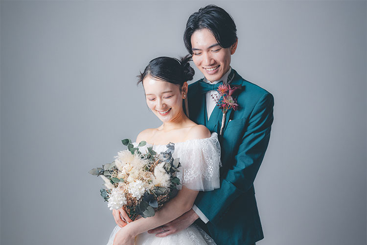 マタニティのフォトウェディングガイド｜時期・費用・衣裳の不安解決のアイキャッチ画像