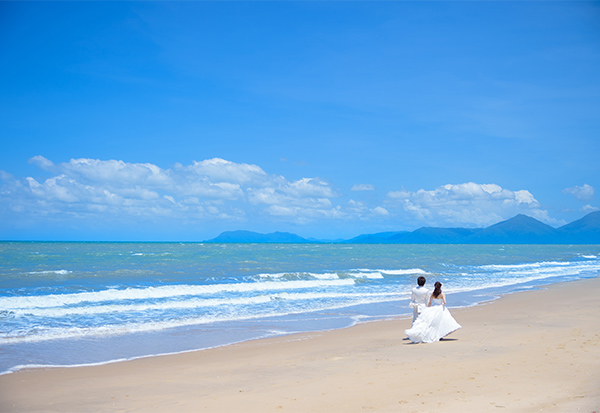 写真: ケアンズ近郊ビーチ
