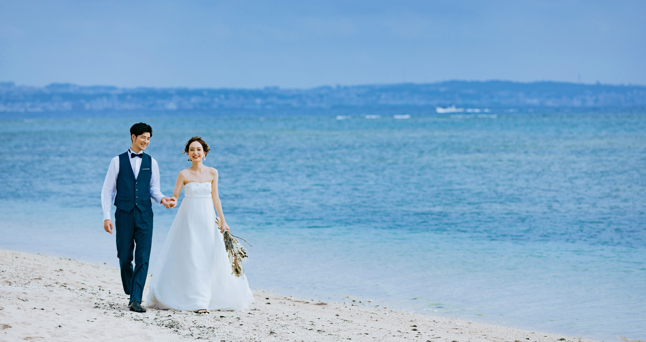 ビーチで撮る 前撮り フォトウェディング 結婚写真なら ワタベウェディング