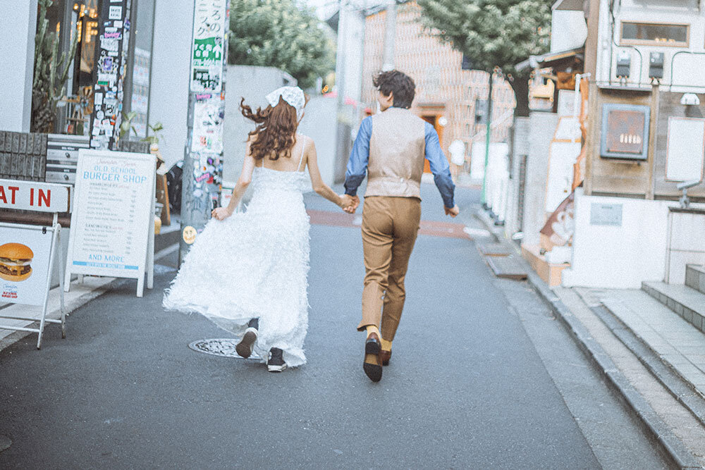 自然な笑顔で撮影を楽しむふたり
